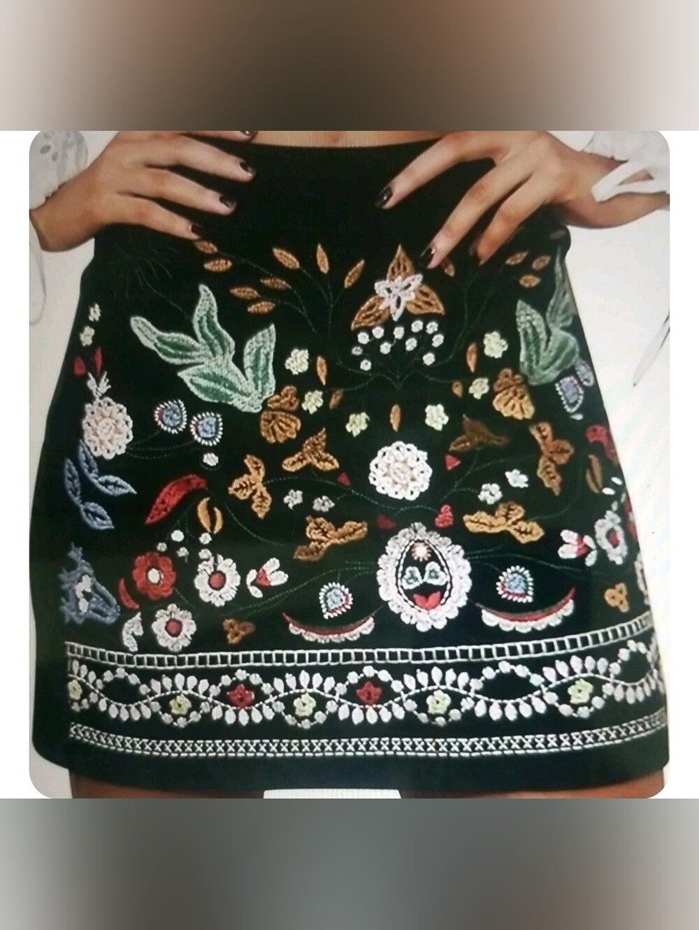 Simplre Hunter Green Mini Skirt with Multicolor Floral Embroidery NWT Large